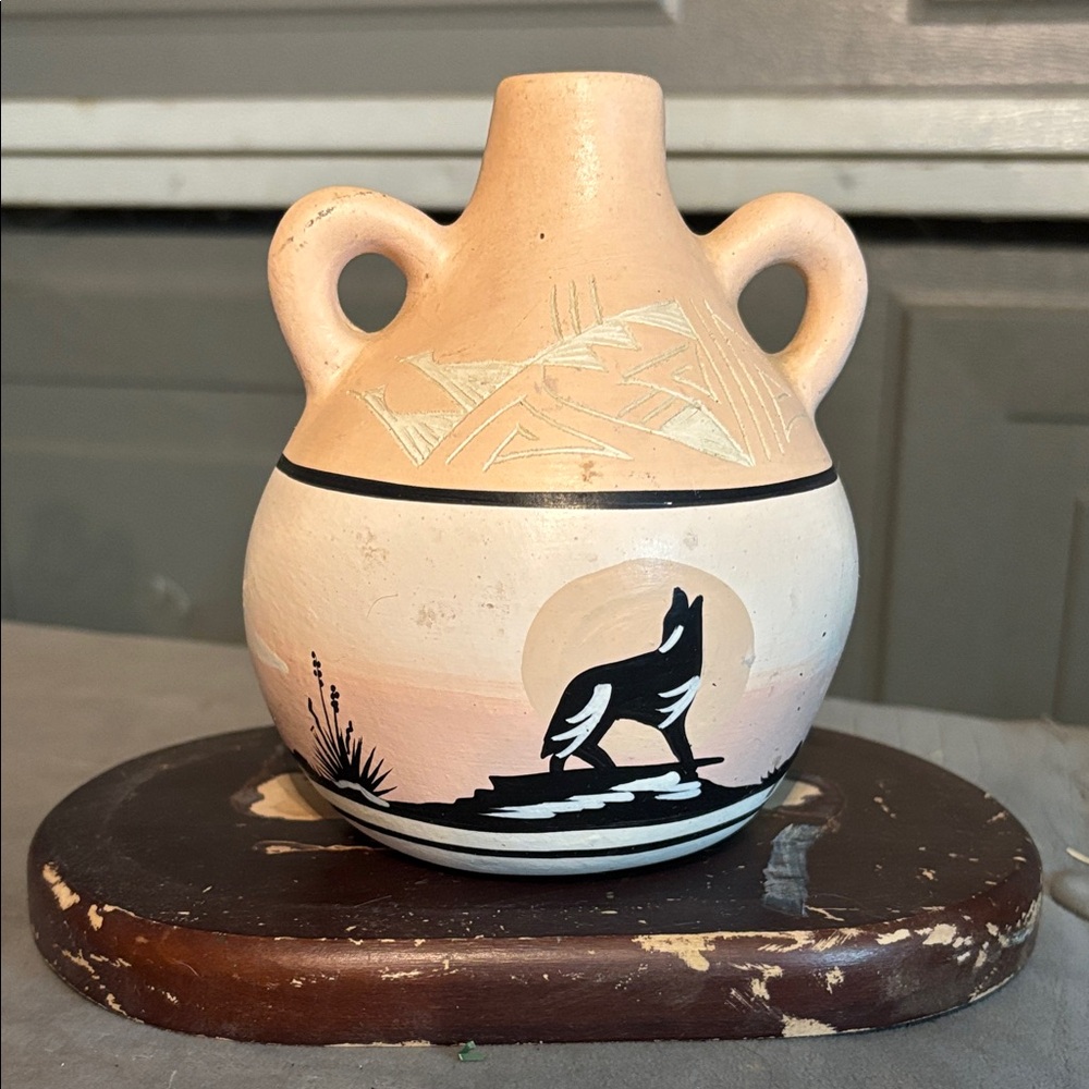 Handcrafted Ceramic Vase with Wolf Design - Black and Cream